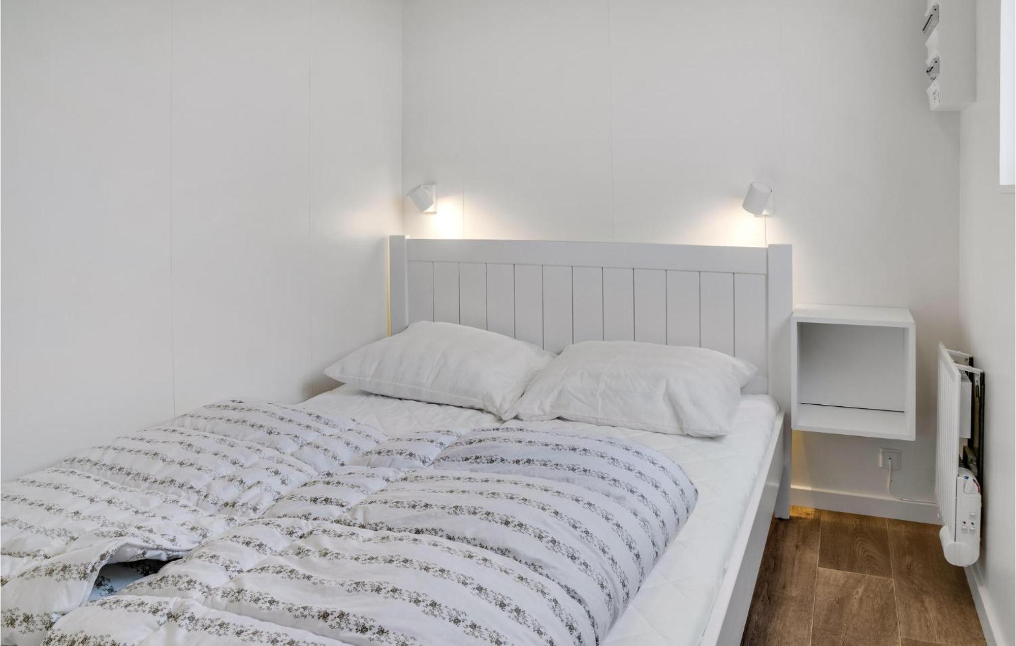 Amazing Apartment In Vaeggerlose With Kitchenette Boto By Exterior photo